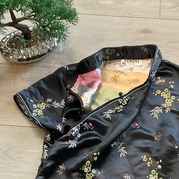 Japanese inspired black Silky dress with fancy cloth snap buttons - Picture 12 of 16